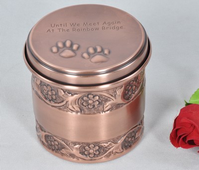 PET CREMATION PAW MARK URN
ITEM NO. 6829
MATERIAL:- IRON ROUND PET URN.
SIZE:- 12X10 CMS
CAPACITY:- 1.00 ML.
FINISH:- COPPER ANTIQUE ENGRAVED PAW MARK TWO BAND.
PRICE:-
PACKING :- SINGLE BOX UNDER 36 PCS MASTER CARTON

Keywords: PET URN