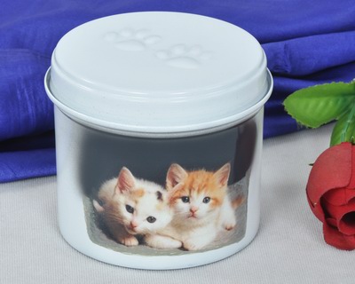 IRON PET CHEAP URN
ITEM NO. 6896
MATERIAL:- IRON ROUND PET URN.
SIZE:- 12 CMS.
CAPACITY:- 1.00 ML
FINISH:-  IVORY WHITE TOP PAW MARK CAT COMPUTERISED IMAGE.
PACKING :- SINGLE BOX UNDER 48 PCS MASTER CARTON
Keywords: ASHES FOR POT