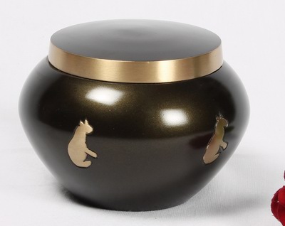 PET URN
ITEM NO. 7122
MATERIAL:- BRASS ODC 
SIZE:- 10X13 CMS.
CAPACITY:- 1.50 ML
FINISH:- ROYAL GREEN BRASS CAT.
PACKING :- SINGLE BOX UNDER  12 PCS MASTER CARTON
Keywords: ASHES FOR POT