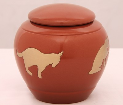 ITEM NO. 7134
MATERIAL:- BRASS ODC PET URN.
SIZE:-  11X11 CMS.
CAPACITY:- 1.00 ML
FINISH:- RED ENGRAVED CAT
PACKING :- SINGLE BOX UNDER 12 PCS MASTER CARTON
Keywords: ASHES FOR POT