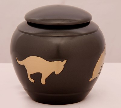 PET URN
ITEM NO. 7136
MATERIAL:- BRASS ODC PET URN.
SIZE:-  11X11 CMS.
CAPACITY:- 1.00 ML
FINISH:- GRAY ENGRAVED CAT
PACKING :- SINGLE BOX UNDER 12 PCS MASTER CARTON
Keywords: ASHES FOR POT