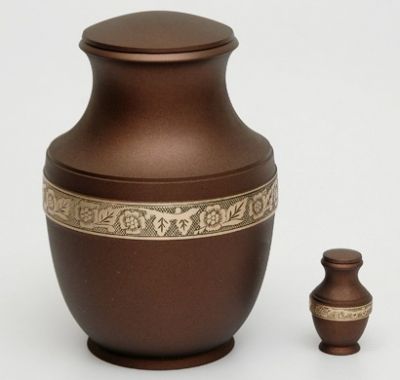 ITEM NO. 6099
MATERIAL:- SOLID BRASS
SIZE:- 25 CMS.
CAPACITY:- 3.50 M.LITER
FINISH:- METELIC BROWN ENGRAVED BAND
PACKING :- SINGLE BOX UNDER 4 PCS MASTER CARTON
