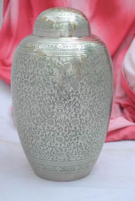 METAL CREMATION ADULT URN
ITEM NO. 6284
DESCRIPTION:- METAL CREMATION URN
SIZE:- 27 CM.
CAPACITY:- 3.50 ML
FINISH:-  DOM TOP ENGRAVE GREEN
PRICE:- 
PACKING:- SINGLE BOX STYRO FOAM UNDER 4 PCS MASTER CARTON.
Keywords: FUNERAL URN