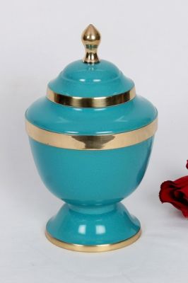 PET URN
ITEM NO. 6803
MATERIAL:- BRASS CLASSIC PET URN.
SIZE:- 20 CMS.
CAPACITY:- 2.50 ML
FINISH:-  BLUE BRASS BAND.
PACKING :- SINGLE BOX UNDER 4 PCS MASTER CARTON
Keywords: ASHES FOR POT