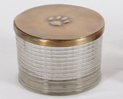 GLASS URN
ITEM NO. 7016
DESCRIPTION:-  GLASS ROUND LINING URN.
SIZE:- 8X10 CM.
CAPACITY:- 1.00 ML
FINISH:-  TOP BRASS LID WITH ENGRAVED PAW MARK BRASS ANTIQUE.
PRICE:- 
PACKING:- SINGLE BOX STYRO FOAM UNDER 24 PCS MASTER CARTON.
Keywords: KEEP SAKE URN