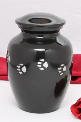 ALMINIUM PET URN
ITEM NO. 7039
DESCRIPTION:-  ALUMINIUM CREMATION PET URN
SIZE:- 15 CM.
CAPACITY:-  1.50 ML
FINISH:-  BLACK GRAY WHITE ENGRAVED PAW MARK.
PRICE:- 
PACKING:- SINGLE BOX STYRO FOAM UNDER 12 PCS MASTER CARTON.

Keywords: ASHES FOR POT