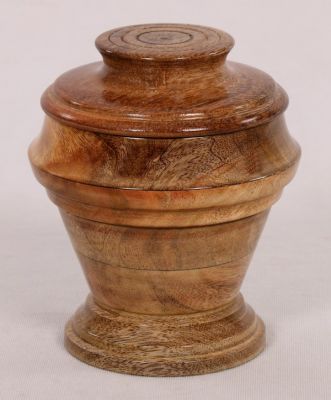 WOOD PET URN
ITEM NO. 7171
DESCRIPTION:-  WOOD PET URN
SIZE:- 16X14 CM.
CAPACITY:- 0.500
FINISH:-  NATURE WOOD  FINISH 
PRICE:-
PACKING:- SINGLE BOX STYRO FOAM UNDER 24 PCS OF MASTER CARTON
Keywords: FUNERAL URN