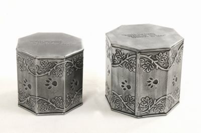 PET CREMATION PAW MARK URN
ITEM NO. 7174
MATERIAL:- IRON SIX SIDE PET URN.
SIZE:-  13X13 CMS, 11X11 CMS.
CAPACITY:- 1.75 ML, 1.00 ML.
FINISH:- SLATE ANTIQUE PAW MARK ENGRAVED
PACKING :- SINGLE BOX UNDER SET OF 2 MASTER CARTON.
Keywords: PET URN