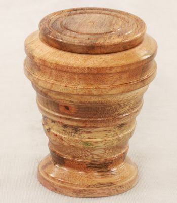 WOOD PET URN
ITEM NO. 7194
DESCRIPTION:- WOOD DESIGN PET URN.
SIZE:- 13X11 CM.
CAPACITY:- 0.500
FINISH:-  NATURE WOOD FINISH TAPPER SHAPE. 
PRICE:-
PACKING:- SINGLE BOX STYRO FOAM UNDER 24 PCS OF MASTER CARTON
Keywords: FUNERAL URN