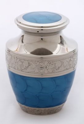 PET URN
ITEM NO. 7214
MATERIAL:- BRASS CLASSIC URN
SIZE:- 14 CMS.
CAPACITY:- 1.50 ML
FINISH:-  SKY BLUE FIRE FOX
PACKING :- SINGLE BOX UNDER 12 PCS MASTER CARTON
Keywords: ASHES FOR POT