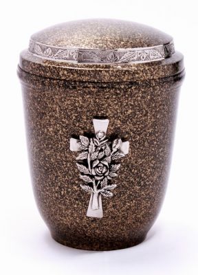 METAL CREMATION URN
ITEM NO. 7248
DESCRIPTION:-  BRASS EUROPEON URN.
SIZE:- 25 CMS.  
CAPACITY:- 3.50 ML.
FINISH:-  BROWN MARBLE SILVER ENGRAVED BAND CROSS WITH ROSE..
PRICE:-
PACKING:- SINGLE BOX STYRO FOAM UNDER 4 PCS MASTER CARTON.
Keywords: EUROPEON URN