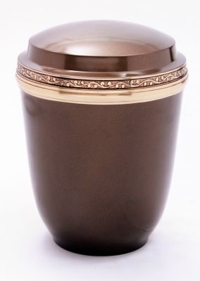 METAL CREMATION URN
ITEM NO. 7215
DESCRIPTION:-  BRASS EUROPEON URN
SIZE:- 25 CM.
CAPACITY:- 3.50 ML
FINISH:- MAT BROWN BRASS ENGRAVE BAND
PRICE:- 
PACKING:- SINGLE BOX STYRO FOAM UNDER 4 PCS MASTER CARTON.
Keywords: EUROPEON URN